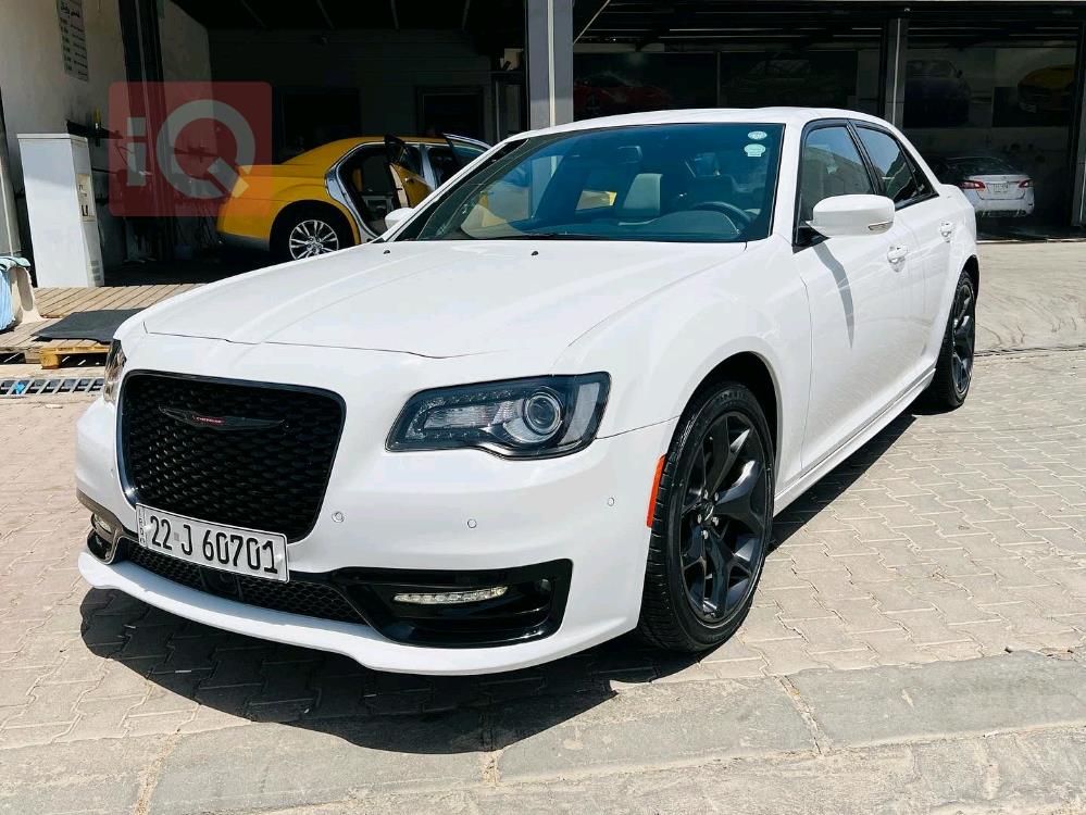 کرایسلەر 300